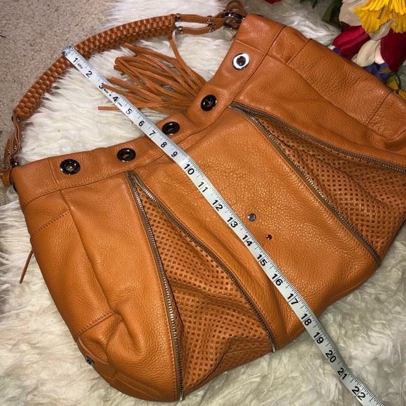 🌺NWOT Italian leather expandable HOBO bag 🌺 - Picture 3 of 9